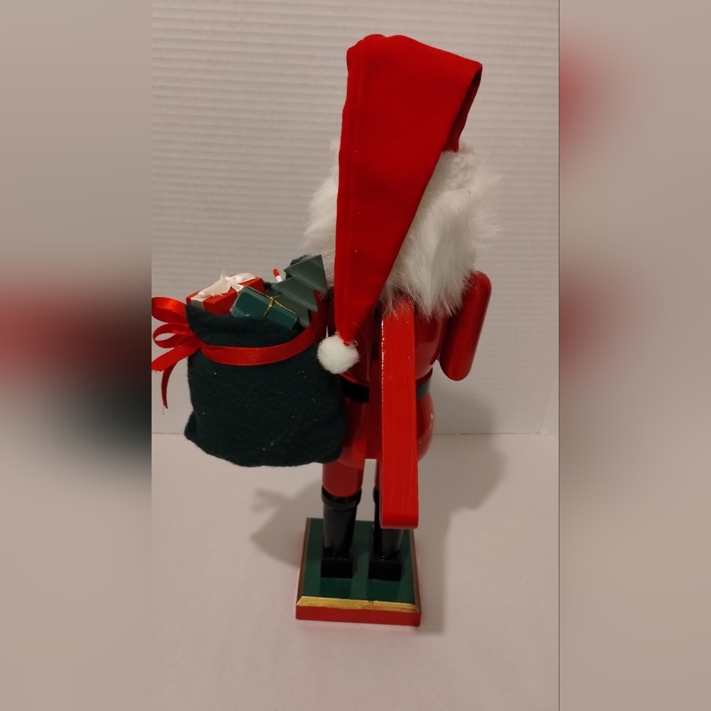 Wooden Santa Nutcracker Holding Gift Sack And Tree - Picture 8 of 14